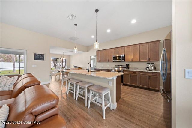 1064 Captiva Island Circle SW, Palm Bay, FL 32908