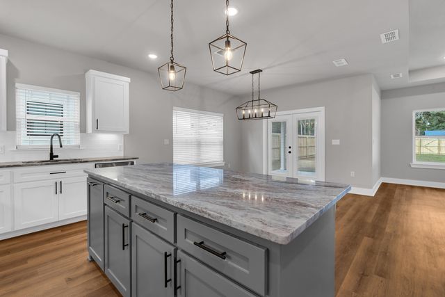 101 St. Clair, Longview, TX 75605