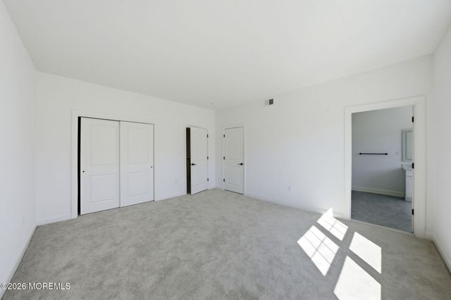 4 Remington Court 1000, Farmingdale, NJ 07727