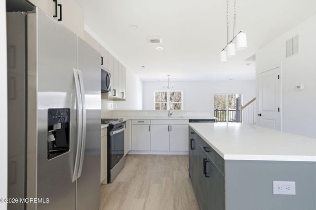 4 Remington Court 1000, Farmingdale, NJ 07727