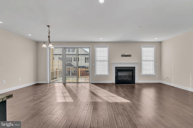 43157 CLARENDON SQ, Ashburn, VA 20148