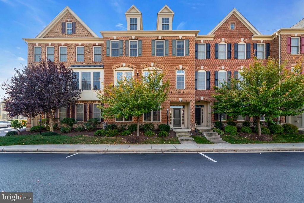 43157 CLARENDON SQ, Ashburn, VA 20148