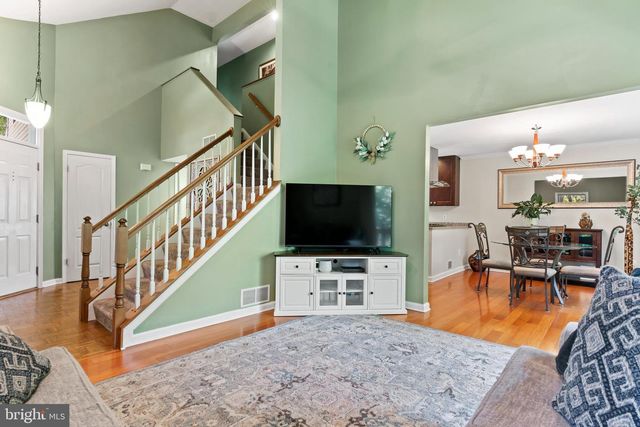 1028 OAK KNOLL DR, Harrisburg, PA 17111