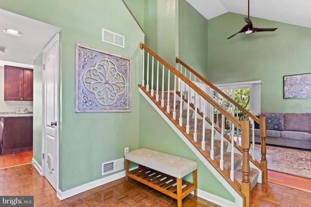 1028 OAK KNOLL DR, Harrisburg, PA 17111