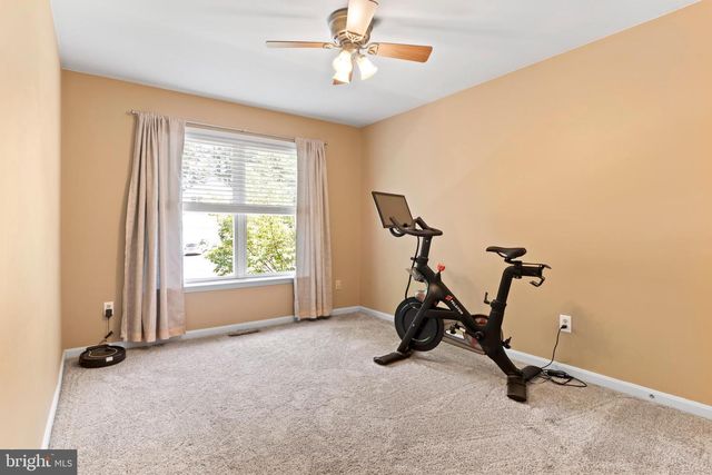 1028 OAK KNOLL DR, Harrisburg, PA 17111