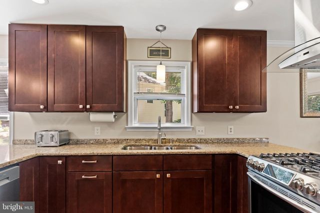 1028 OAK KNOLL DR, Harrisburg, PA 17111