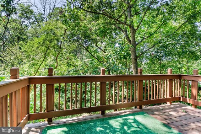 1028 OAK KNOLL DR, Harrisburg, PA 17111