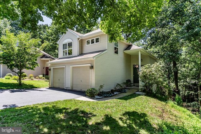 1028 OAK KNOLL DR, Harrisburg, PA 17111