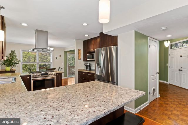 1028 OAK KNOLL DR, Harrisburg, PA 17111