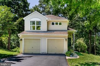 1028 OAK KNOLL DR, Harrisburg, PA 17111