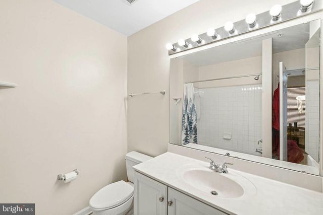 18749 HARMONY WOODS LN, Germantown, MD 20874