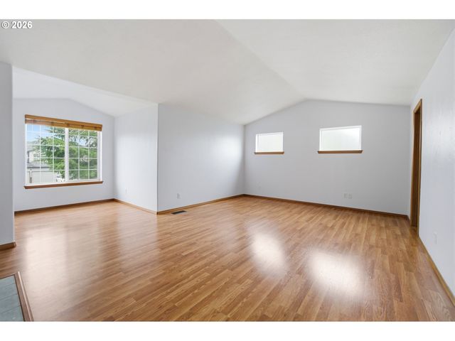 245 TRILLIUM St, St Helens, OR 97051