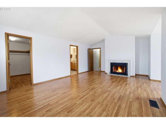 245 TRILLIUM St, St Helens, OR 97051