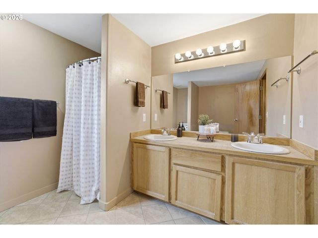 245 TRILLIUM St, St Helens, OR 97051