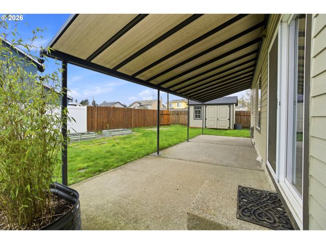 245 TRILLIUM St, St Helens, OR 97051