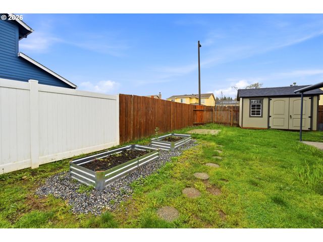 245 TRILLIUM St, St Helens, OR 97051