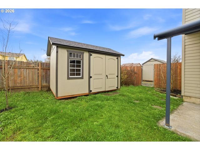 245 TRILLIUM St, St Helens, OR 97051