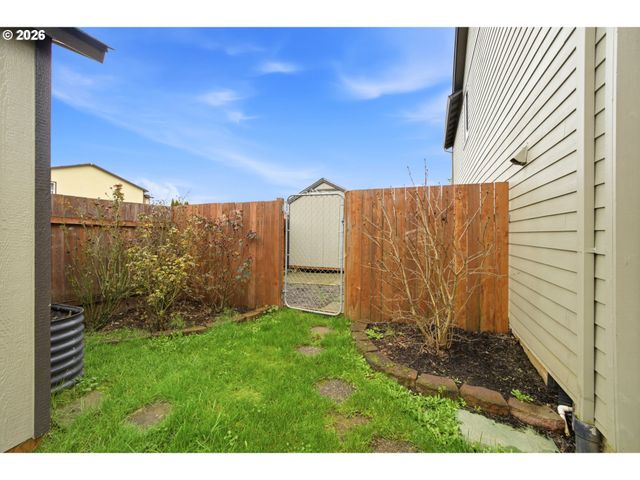 245 TRILLIUM St, St Helens, OR 97051