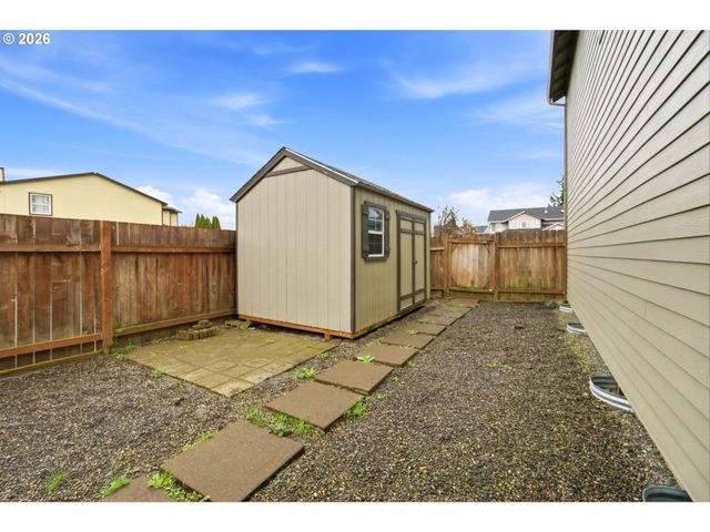 245 TRILLIUM St, St Helens, OR 97051