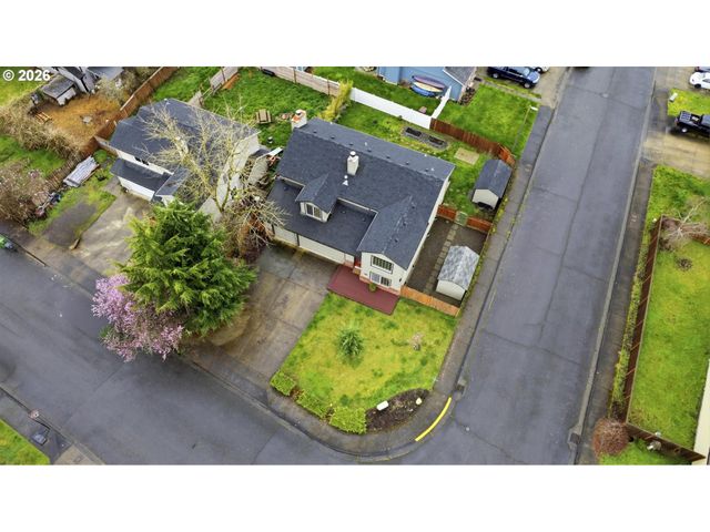 245 TRILLIUM St, St Helens, OR 97051