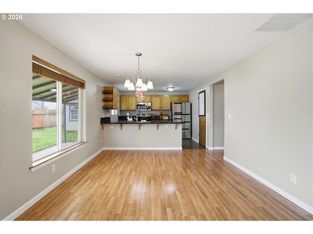 245 TRILLIUM St, St Helens, OR 97051