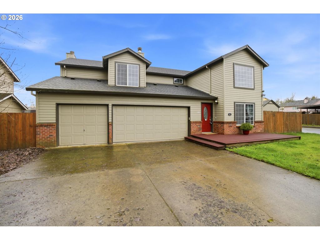 245 TRILLIUM St, St Helens, OR 97051