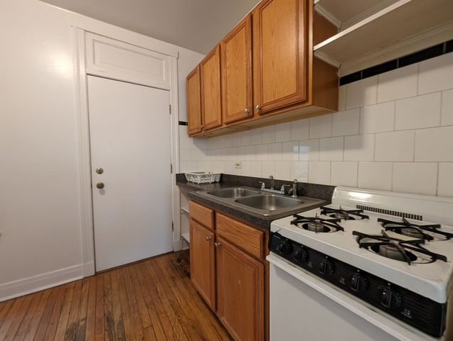 2647 N Spaulding Avenue 2E, Chicago, IL 60647