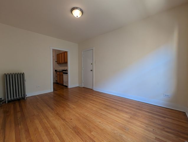 2647 N Spaulding Avenue 2E, Chicago, IL 60647