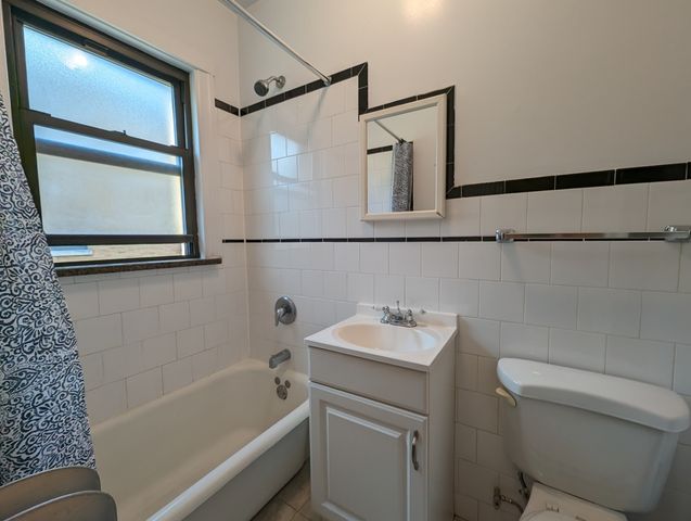 2647 N Spaulding Avenue 2E, Chicago, IL 60647