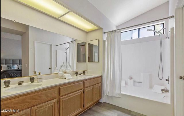 408 Oak Haven Court, Oak Park, CA 91377