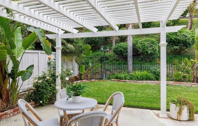 408 Oak Haven Court, Oak Park, CA 91377