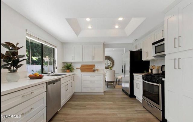 408 Oak Haven Court, Oak Park, CA 91377