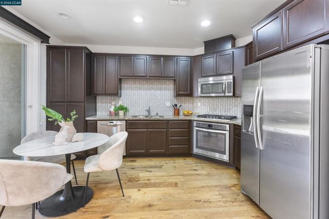 1552 glenn st, Hayward, CA 94545