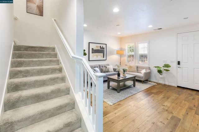1552 glenn st, Hayward, CA 94545