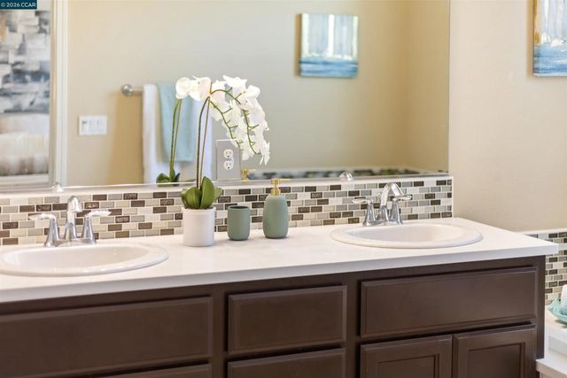 1552 glenn st, Hayward, CA 94545