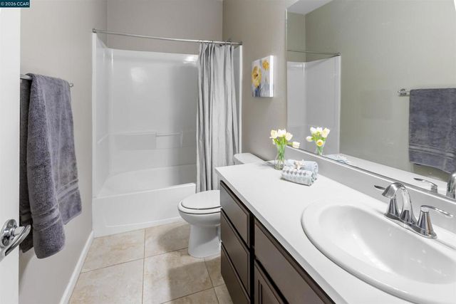 1552 glenn st, Hayward, CA 94545