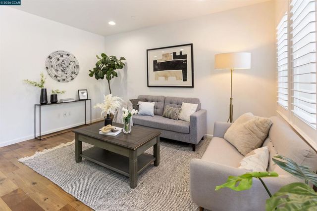 1552 glenn st, Hayward, CA 94545