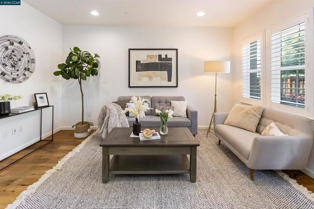1552 glenn st, Hayward, CA 94545