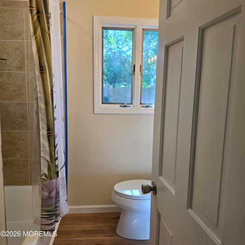 939 Gloucester Drive, Toms River, NJ 08753