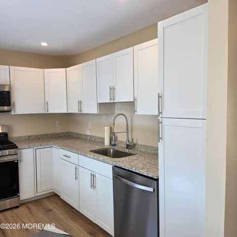 939 Gloucester Drive, Toms River, NJ 08753