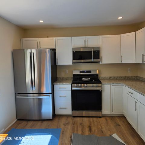 939 Gloucester Drive, Toms River, NJ 08753