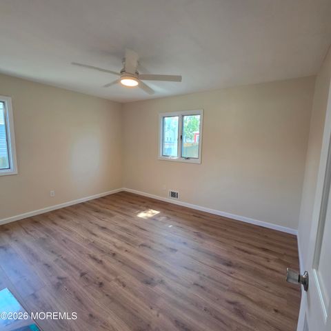 939 Gloucester Drive, Toms River, NJ 08753