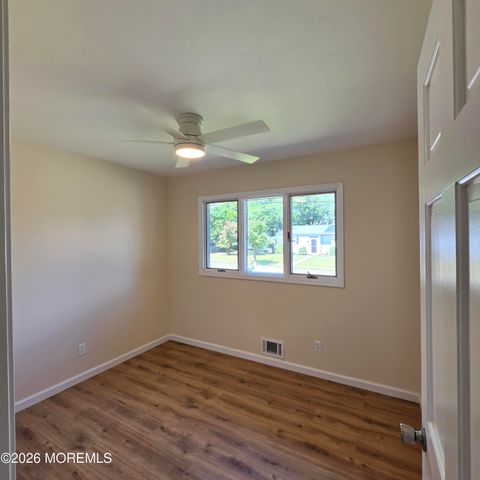 939 Gloucester Drive, Toms River, NJ 08753
