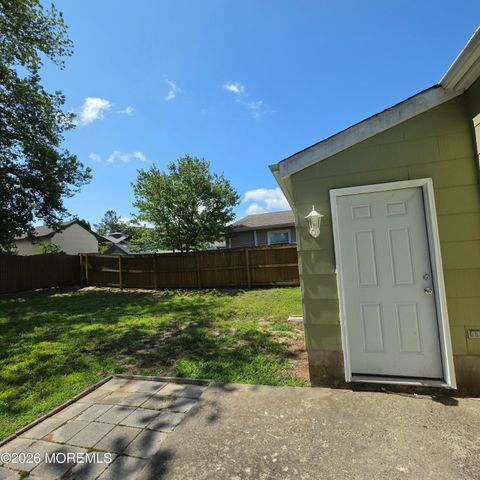 939 Gloucester Drive, Toms River, NJ 08753