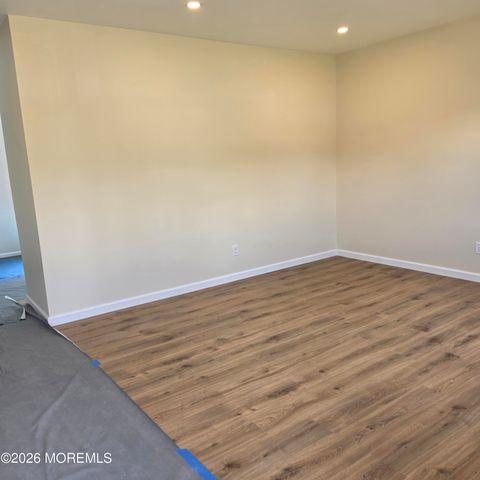 939 Gloucester Drive, Toms River, NJ 08753