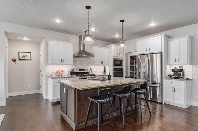 2482 W Camino Alto Street, Springfield, MO 65810