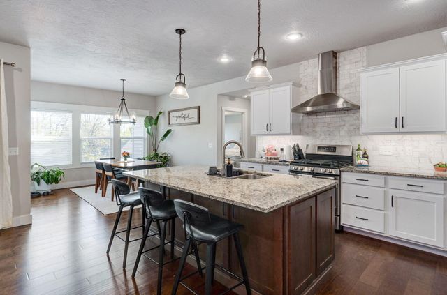 2482 W Camino Alto Street, Springfield, MO 65810