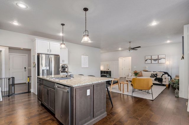 2482 W Camino Alto Street, Springfield, MO 65810