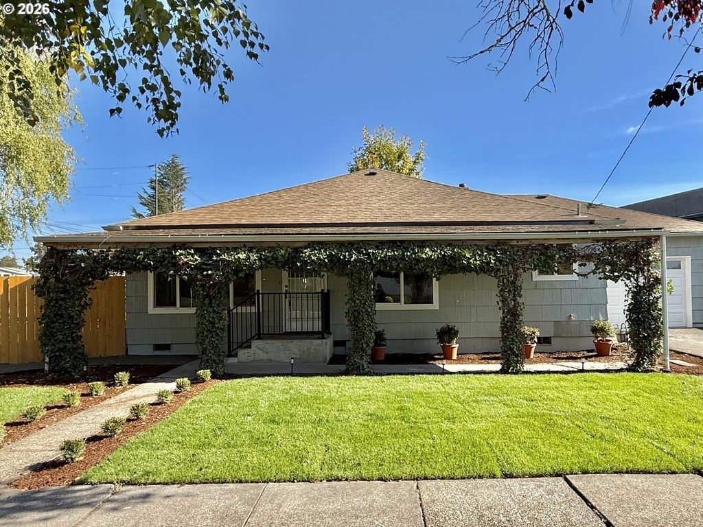 Image 1 of property listing at 1106 S RIVER St, Newberg, OR 97132