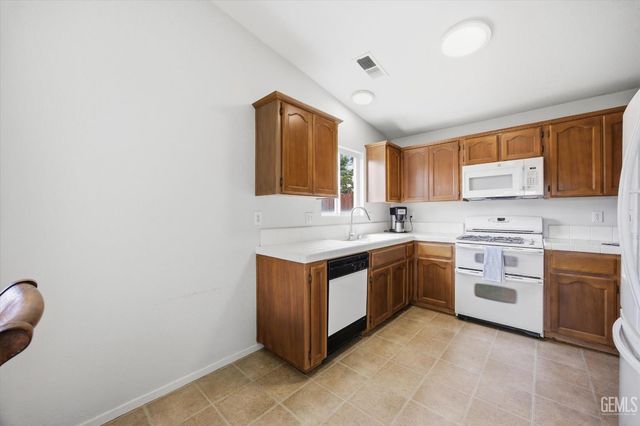 4517 Kaytlain Avenue, Bakersfield, CA 93313